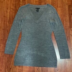 New York & Company V-Neck Sweater Size XS